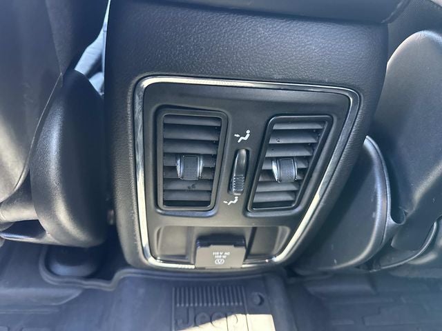 2021 Jeep Grand Cherokee Laredo X 4x4