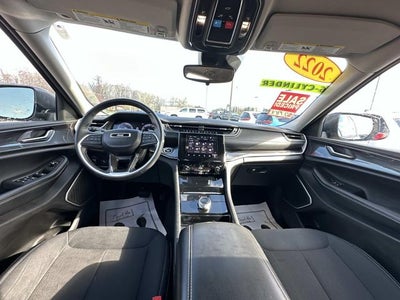 2022 Jeep Grand Cherokee Laredo 4x4