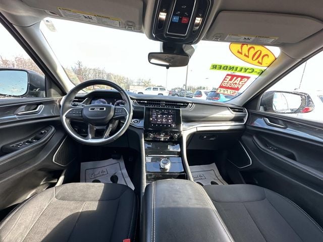 2022 Jeep Grand Cherokee Laredo 4x4