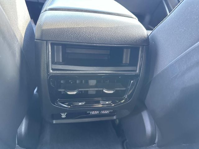 2022 Jeep Grand Cherokee Laredo 4x4