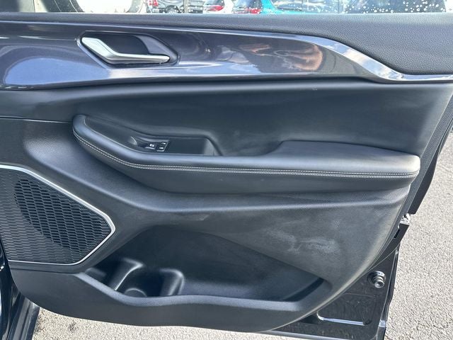 2022 Jeep Grand Cherokee Laredo 4x4