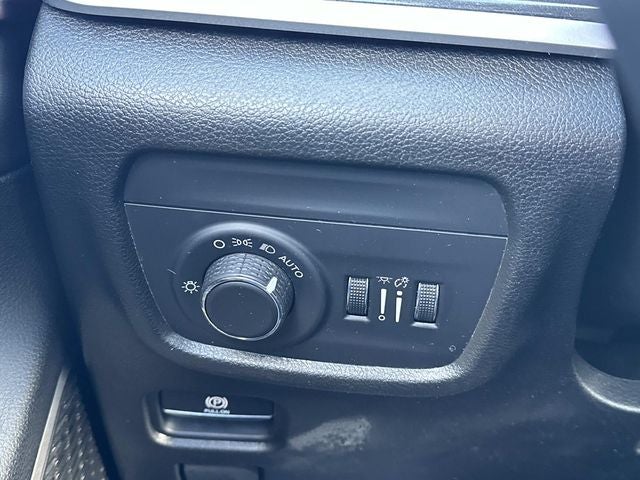 2022 Jeep Grand Cherokee Laredo 4x4