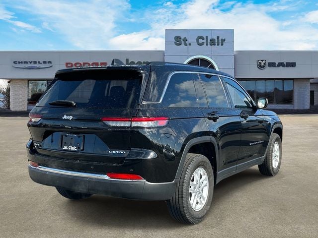 2022 Jeep Grand Cherokee Laredo 4x4