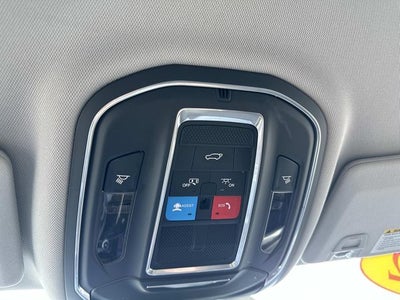 2022 Jeep Grand Cherokee Laredo 4x4