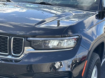 2022 Jeep Grand Cherokee Laredo 4x4