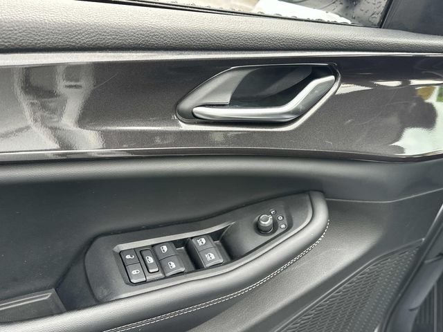 2023 Jeep Grand Cherokee Laredo 4x4