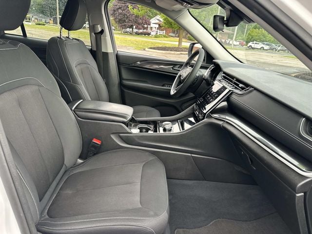 2023 Jeep Grand Cherokee Laredo 4x4