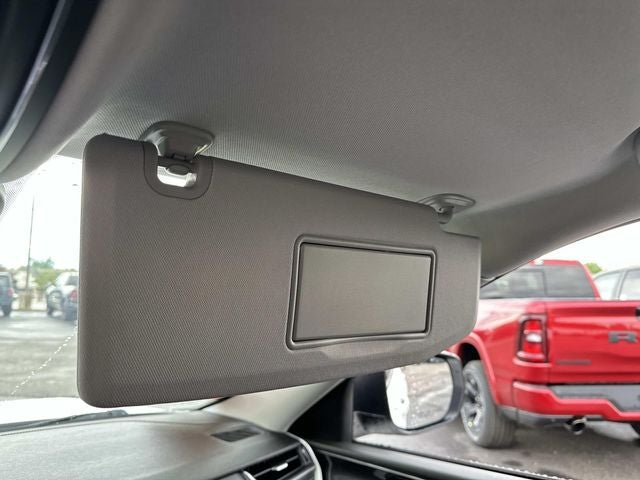 2023 Jeep Grand Cherokee Laredo 4x4