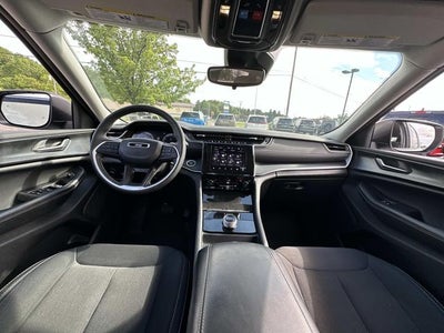 2023 Jeep Grand Cherokee Laredo 4x4