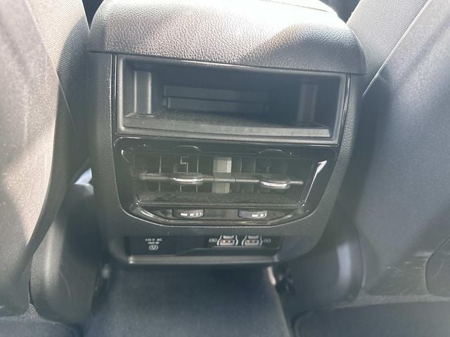 2023 Jeep Grand Cherokee Laredo 4x4