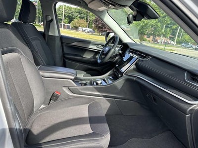 2023 Jeep Grand Cherokee Laredo 4x4