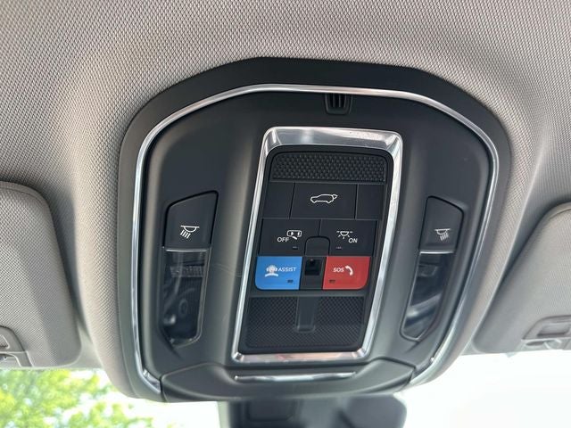 2023 Jeep Grand Cherokee Laredo 4x4