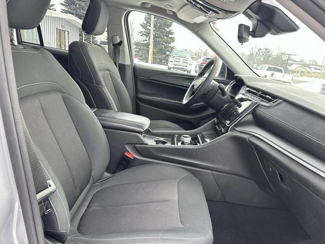 2024 Jeep Grand Cherokee Laredo X 4x4