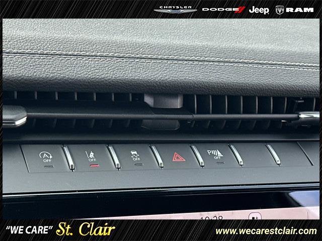 2027 Jeep Grand Cherokee GRAND CHEROKEE LIMITED 4X4