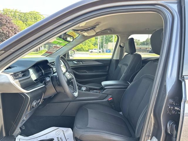 2023 Jeep Grand Cherokee L Laredo 4x4