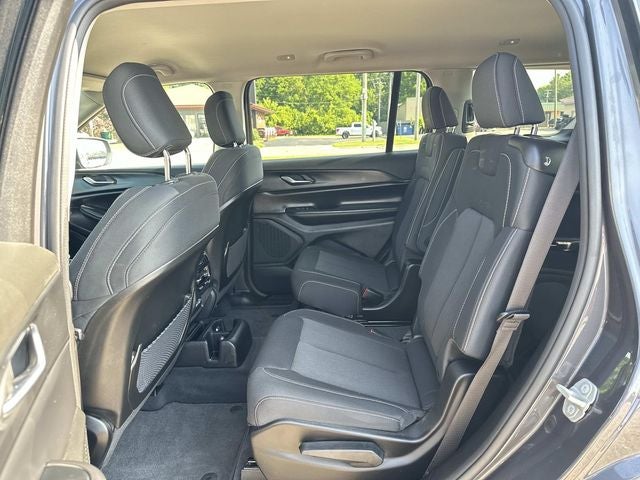 2023 Jeep Grand Cherokee L Laredo 4x4