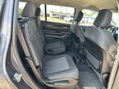 2023 Jeep Grand Cherokee L Laredo 4x4