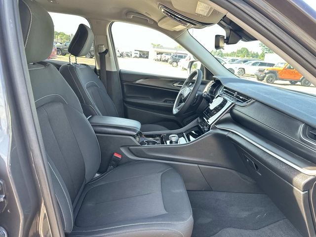 2023 Jeep Grand Cherokee L Laredo 4x4