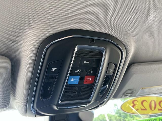 2023 Jeep Grand Cherokee L Laredo 4x4