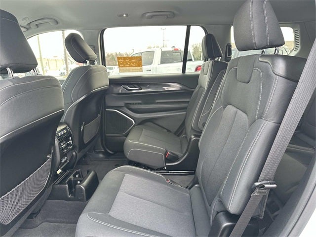 2021 Jeep Grand Cherokee L Laredo 4x4