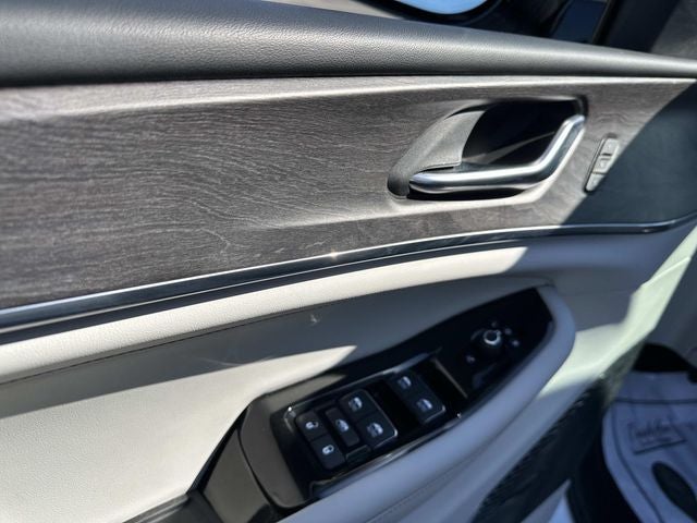 2022 Jeep Grand Cherokee L Overland 4x4