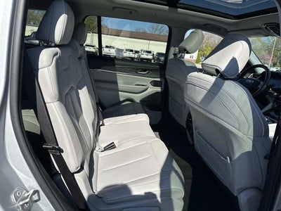 2022 Jeep Grand Cherokee L Overland 4x4