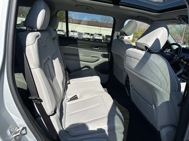 2022 Jeep Grand Cherokee L Overland 4x4