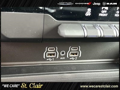 2025 RAM Ram 1500 RAM 1500 BIG HORN CREW CAB 4X4 5'7' BOX