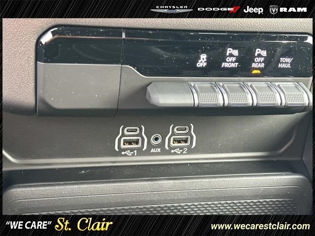 2025 RAM Ram 1500 RAM 1500 BIG HORN CREW CAB 4X4 5'7' BOX