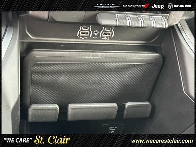 2025 RAM Ram 1500 RAM 1500 BIG HORN CREW CAB 4X4 5'7' BOX