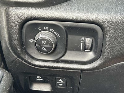 2025 RAM 1500 Big Horn Crew Cab 4x4 5'7' Box