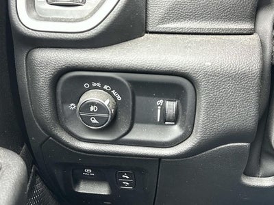 2024 RAM 1500 Big Horn Crew Cab 4x4 5'7' Box