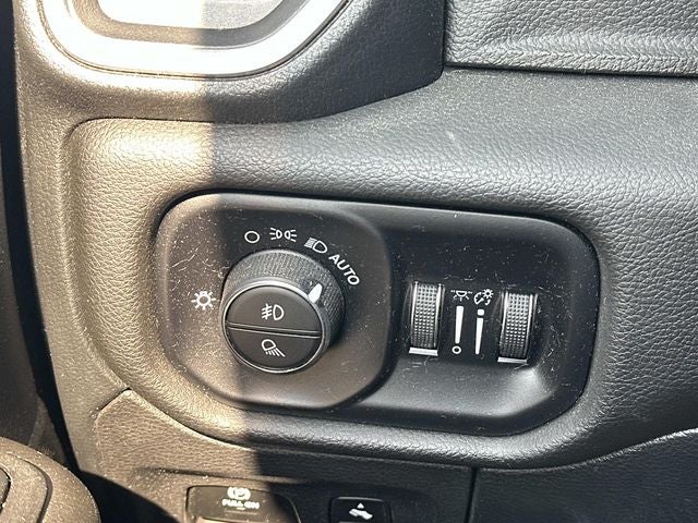 2025 RAM 1500 Big Horn Crew Cab 4x4 5'7' Box