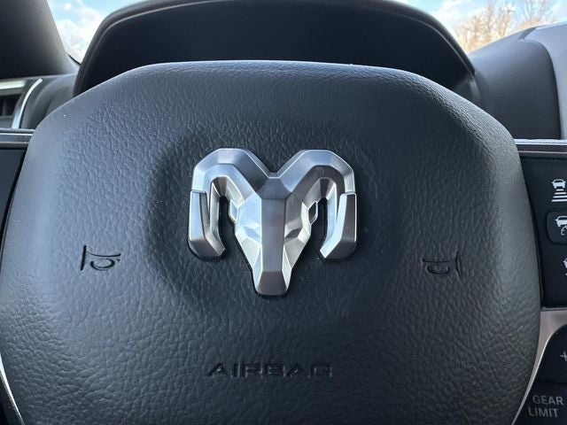 2025 RAM 1500 Big Horn Crew Cab 4x4 5'7' Box