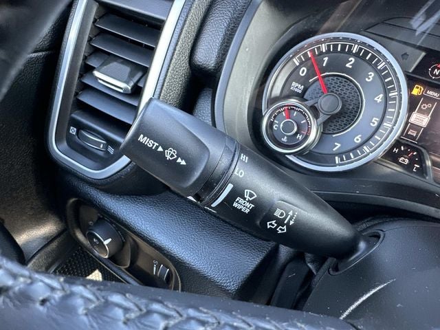 2020 RAM 1500 Big Horn Crew Cab 4x4 5'7' Box