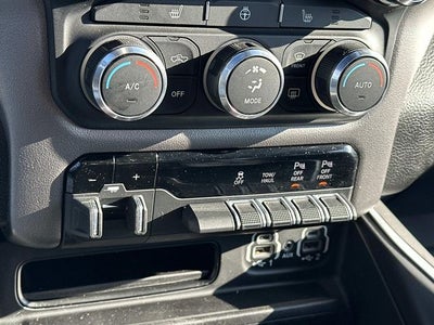 2020 RAM 1500 Big Horn Crew Cab 4x4 5'7' Box