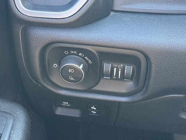2019 RAM 1500 Big Horn/Lone Star Crew Cab 4x4 5'7' Box