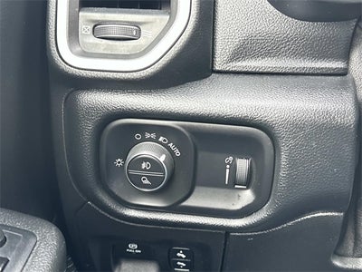 2020 RAM 1500 Big Horn Crew Cab 4x4 5'7' Box