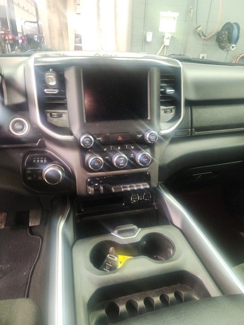 2020 RAM 1500 Big Horn Crew Cab 4x4 5'7' Box