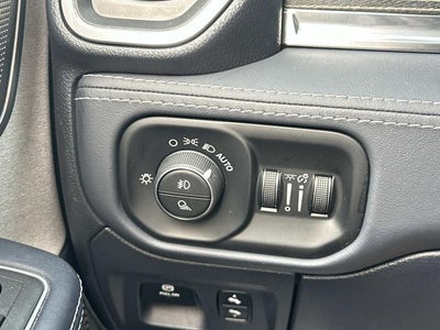 2022 RAM 1500 Limited Crew Cab 4x4 5'7' Box