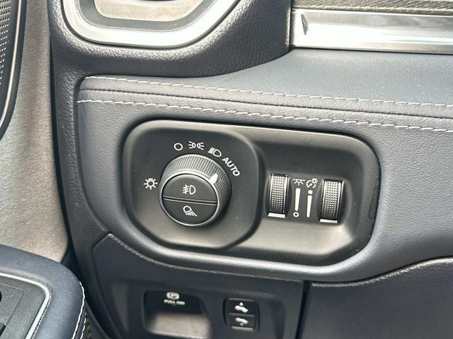 2022 RAM 1500 Limited Crew Cab 4x4 5'7' Box