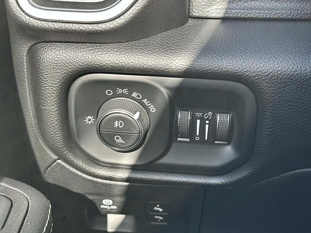 2025 RAM 1500 Laramie Crew Cab 4x4 5'7' Box