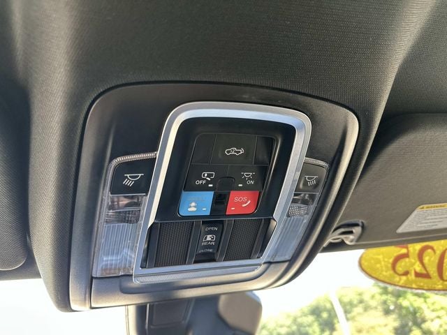 2025 RAM 1500 Laramie Crew Cab 4x4 5'7' Box