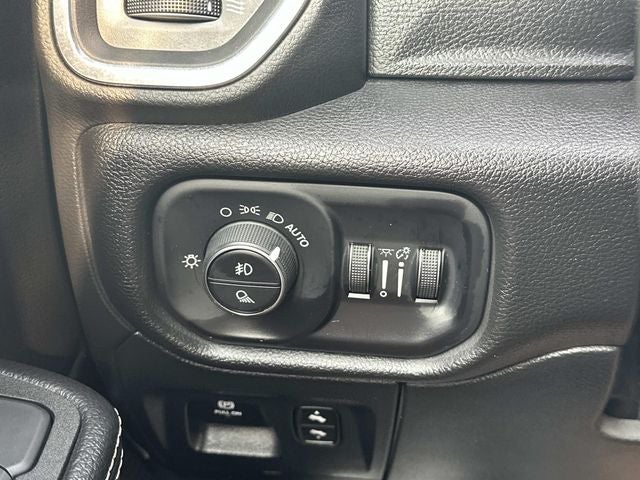 2025 RAM 1500 Laramie Crew Cab 4x4 5'7' Box