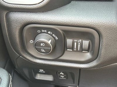 2023 RAM 1500 Laramie Crew Cab 4x4 5'7' Box