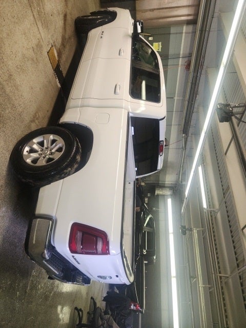 2024 RAM 1500 Laramie Crew Cab 4x4 5'7' Box