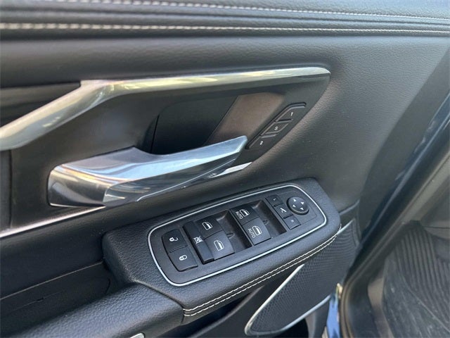 2023 RAM 1500 Laramie Crew Cab 4x4 5'7' Box