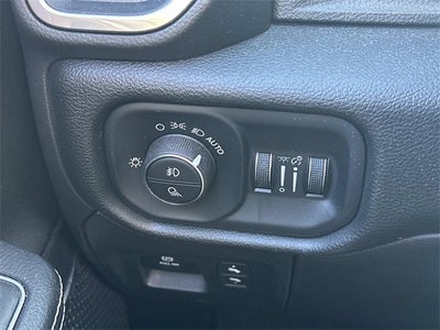 2023 RAM 1500 Laramie Crew Cab 4x4 5'7' Box