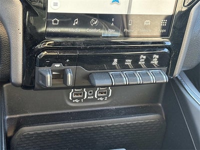 2023 RAM 1500 Laramie Crew Cab 4x4 5'7' Box