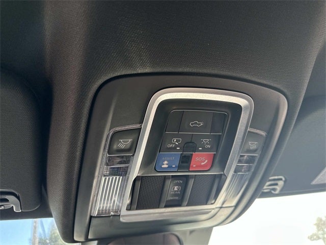 2023 RAM 1500 Laramie Crew Cab 4x4 5'7' Box